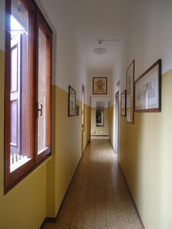 Protezione Della Giovane - Female Hostel Verona Eksteriør bilde