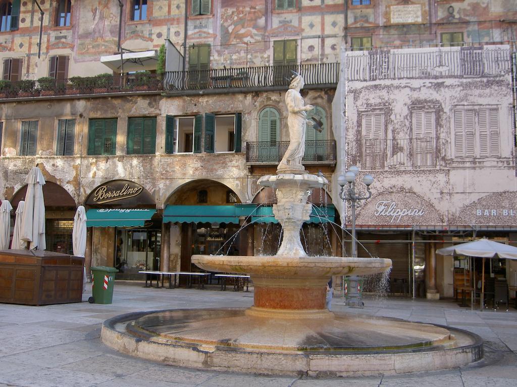 Protezione Della Giovane - Female Hostel Verona Eksteriør bilde