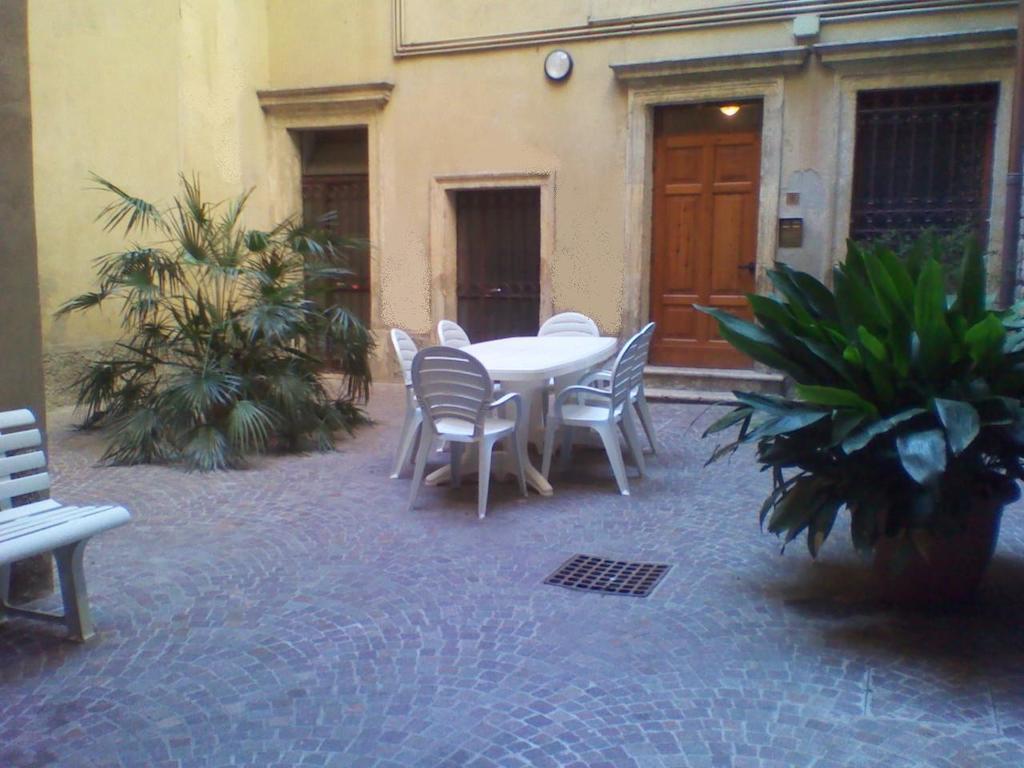 Protezione Della Giovane - Female Hostel Verona Eksteriør bilde