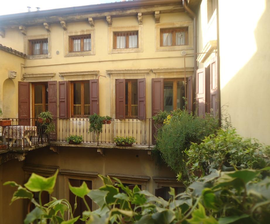 Protezione Della Giovane - Female Hostel Verona Eksteriør bilde